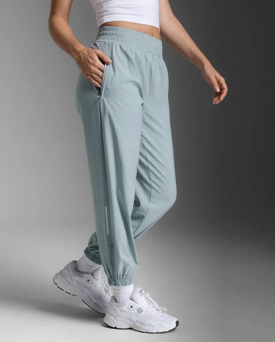 Aero Hi-Rise Woven Jogger