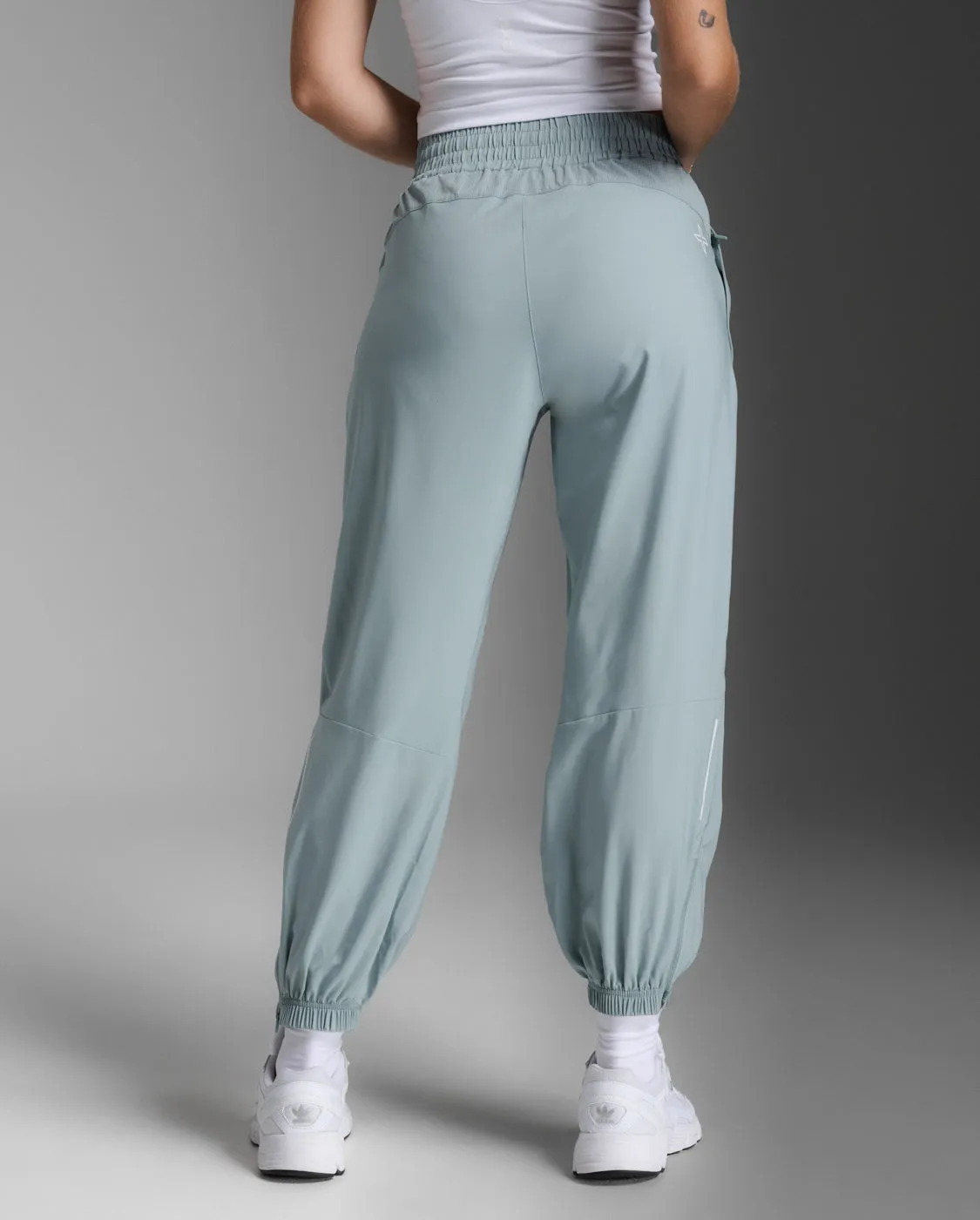 Aero Hi-Rise Woven Jogger