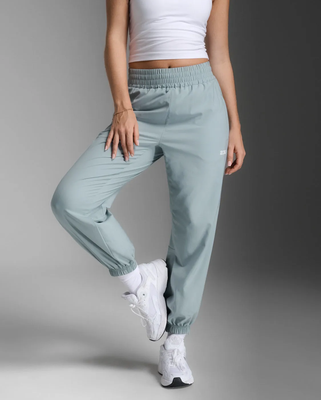 Aero Hi-Rise Woven Jogger