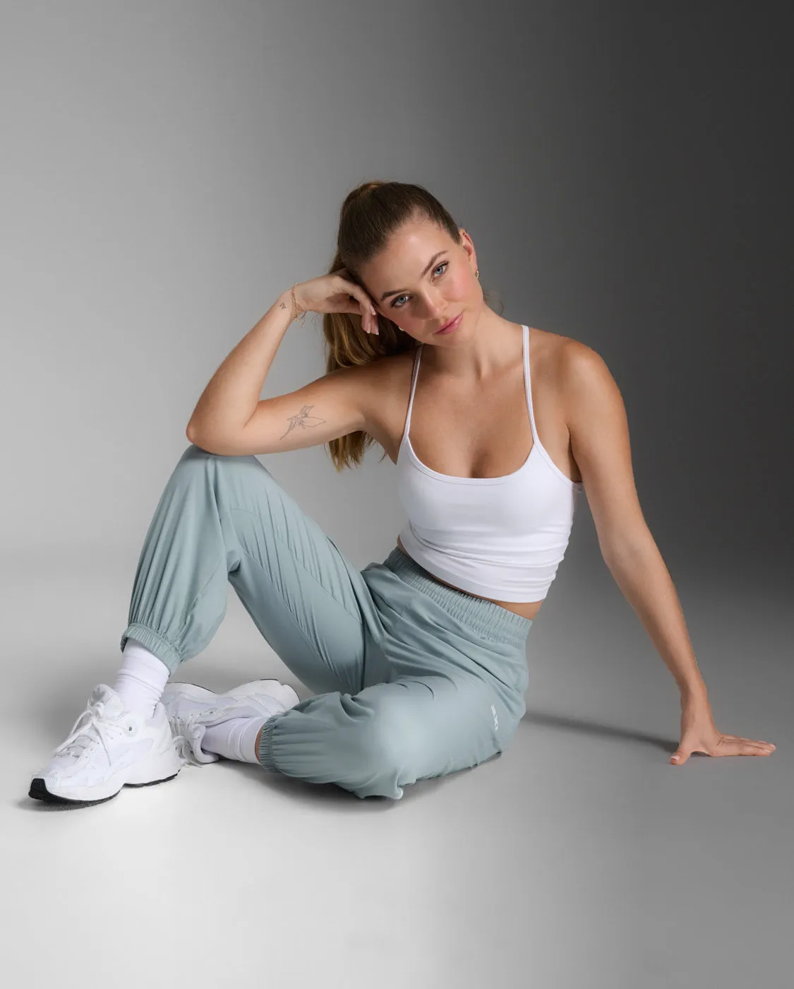 Aero Hi-Rise Woven Jogger