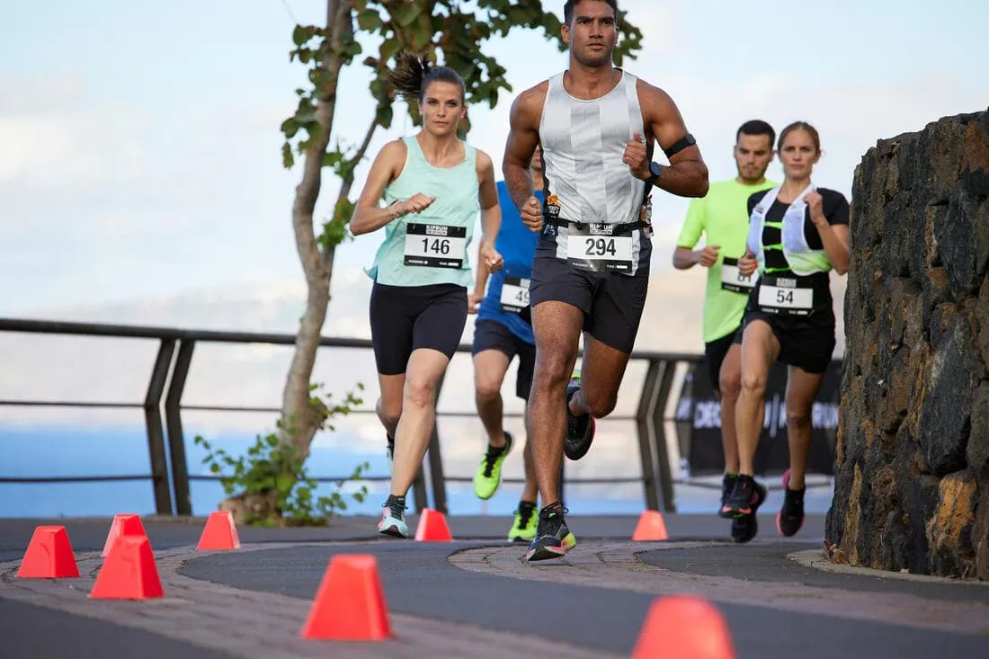 CEINTURE PORTE DOSSARD POUR COMPETITION DE RUNNING COURTE DISTANCE AU MARATHON