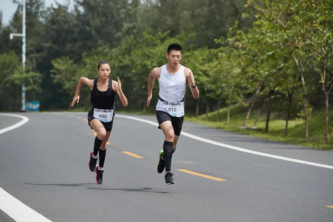 CEINTURE PORTE DOSSARD POUR COMPETITION DE RUNNING COURTE DISTANCE AU MARATHON