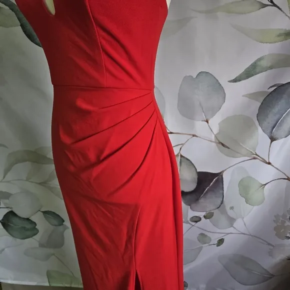 DB STUDIO | Crepe Keyhole Sheath with Side Slit in Poppy sz 2