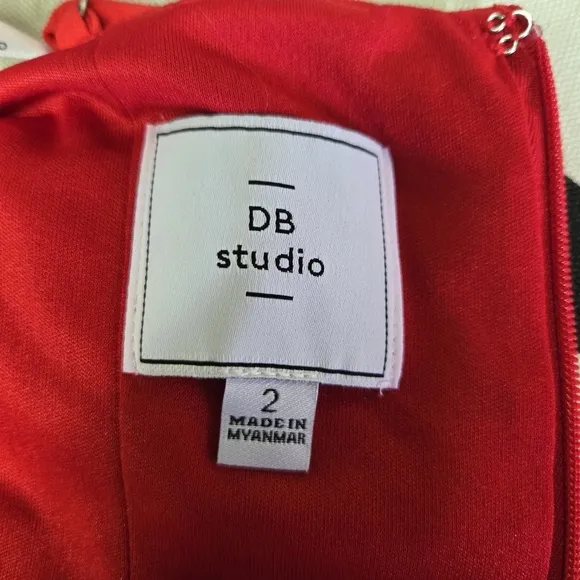 DB STUDIO | Crepe Keyhole Sheath with Side Slit in Poppy sz 2