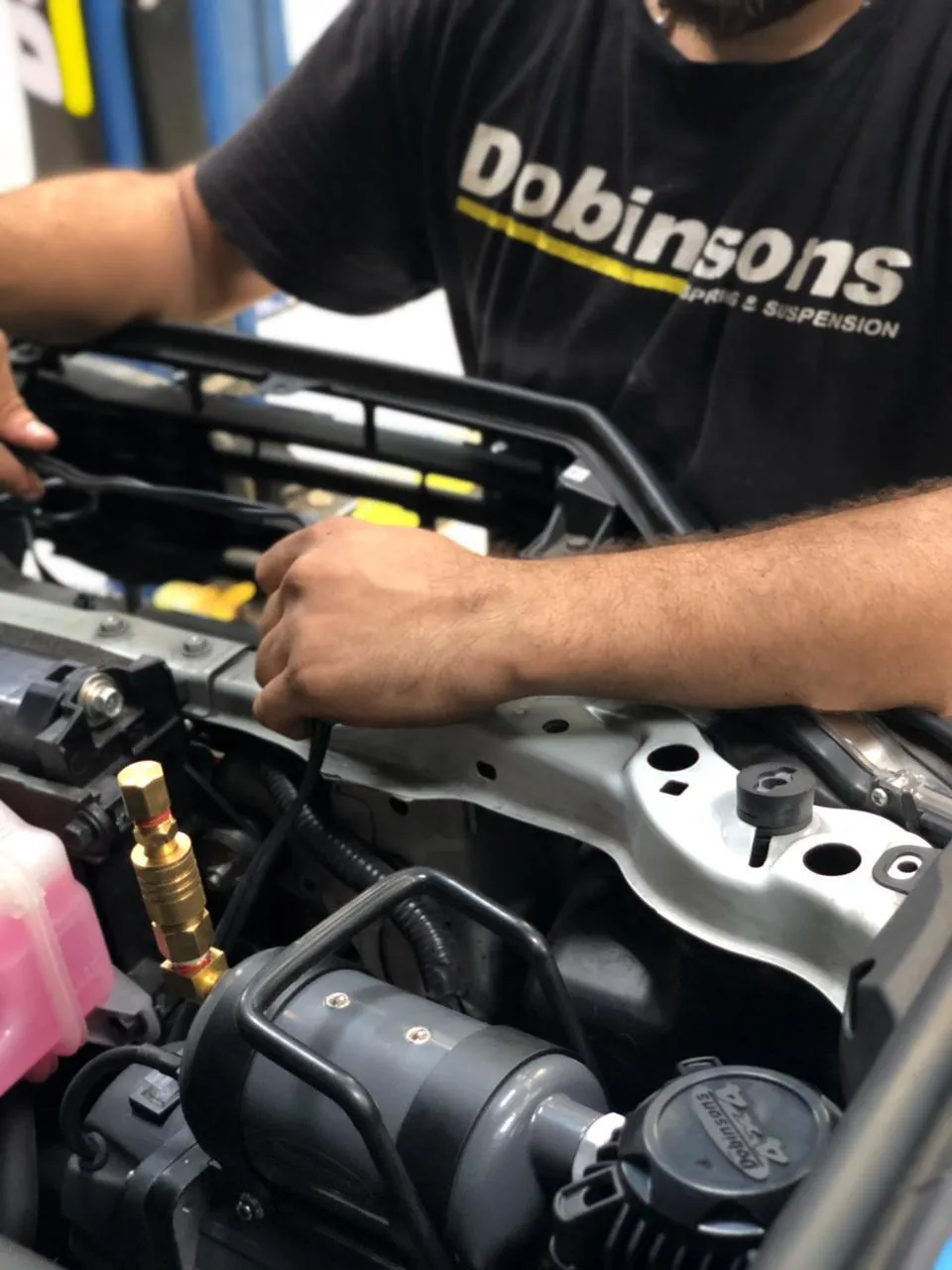 DOBINSONS 4×4 Zenith Portable 12V HIGH Output AIR Compressor KIT with Bag, Hose and Gauge(AC80-3846)