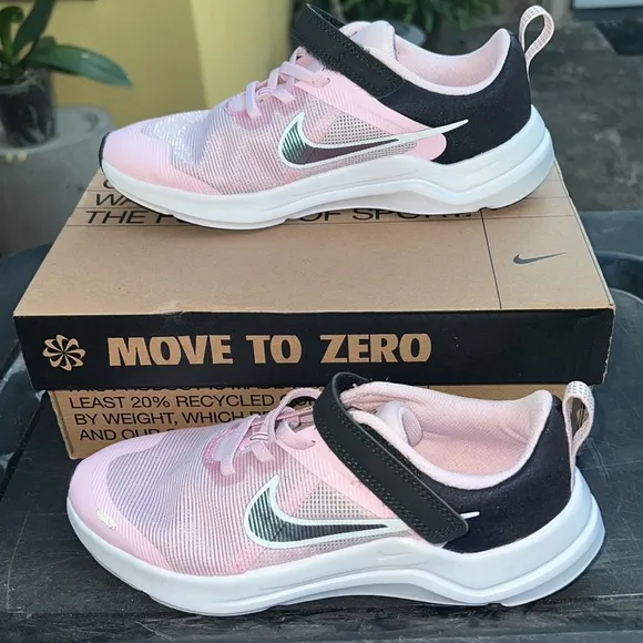 Nike girls Downshifter 12 running shoes