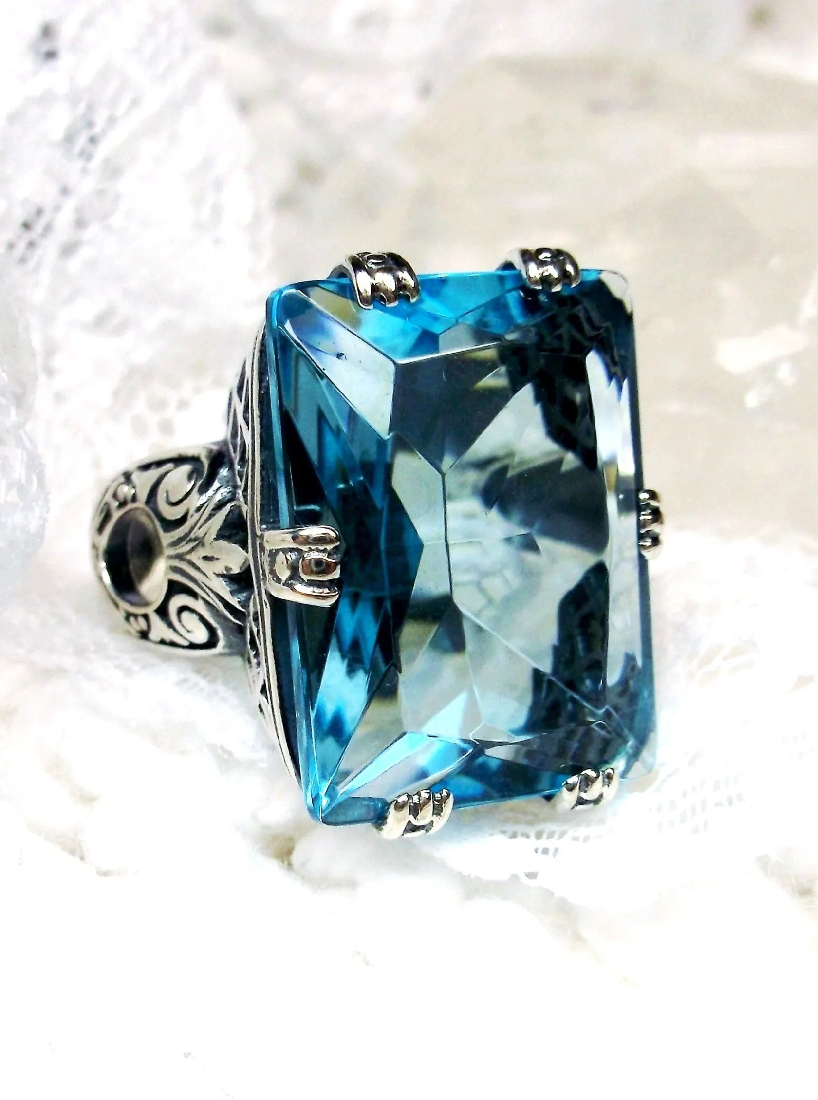 Sky Blue Topaz Ring, 6 Prong Ring, 30ct Art Deco Ring, Vintage Jewelry #D104