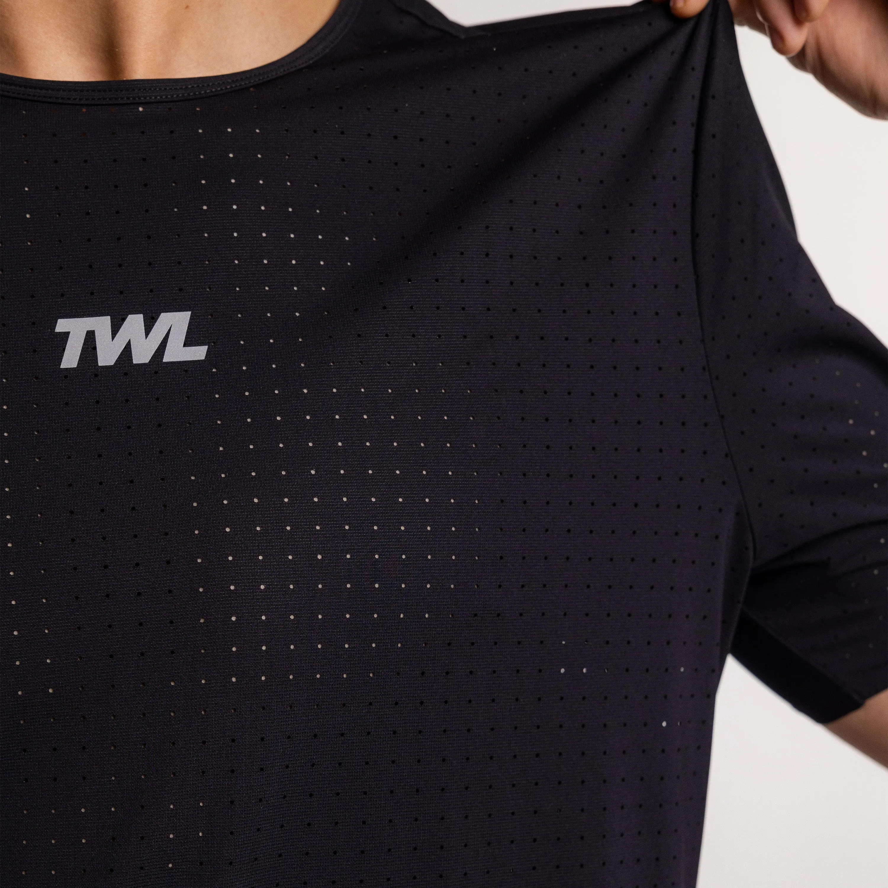 TWL - MEN'S PACE T-SHIRT - BLACK/SILVER REFLECTIVE