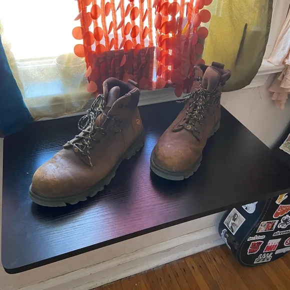 Wolverine leather carbon toe waterproof work boots