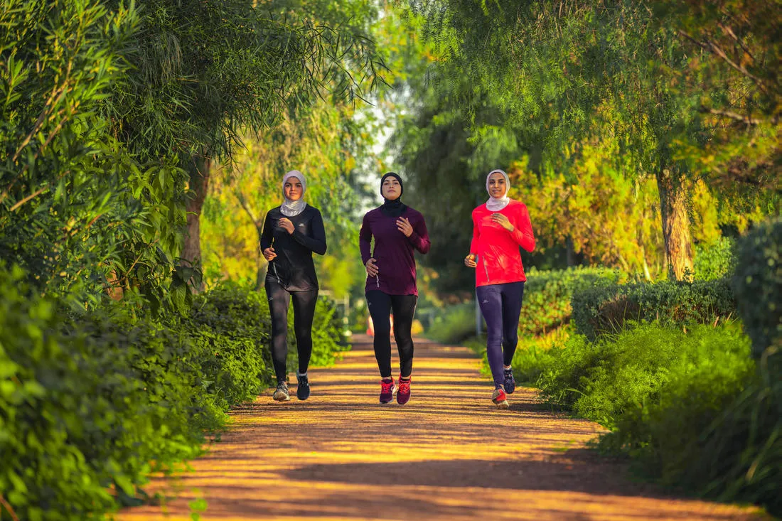 Women's Running Hijab - KIPRUN Black